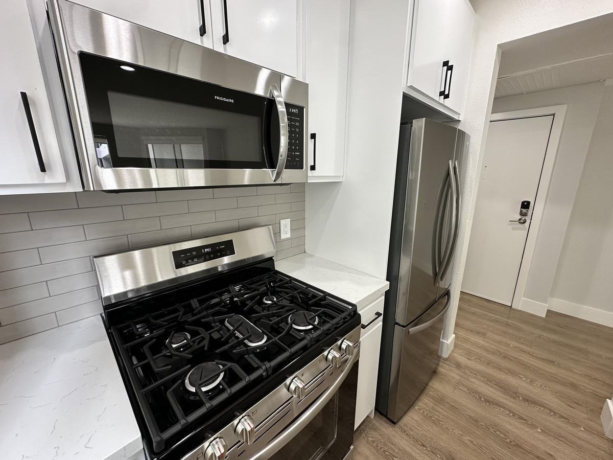 1800 S Normandie Ave - Photo 7 of 22