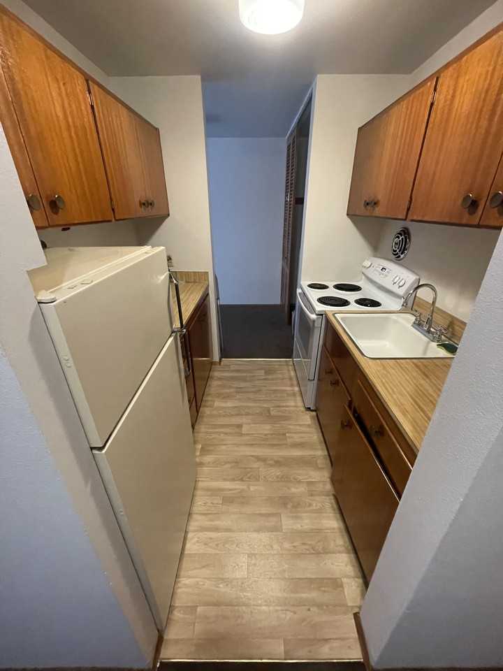 4701 15th Ave Ne #05 - Photo 3 of 4