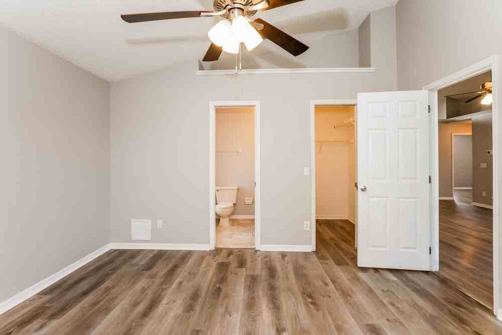466 Valencia Place Cir - Photo 7 of 16