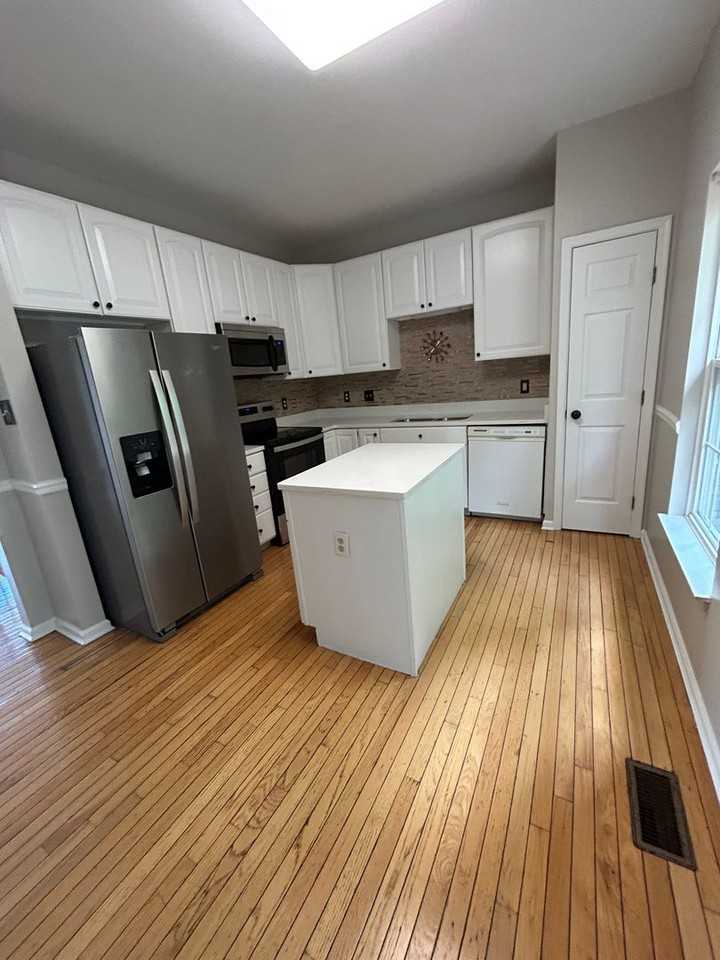 85 Alexis Dr - Photo 3 of 20