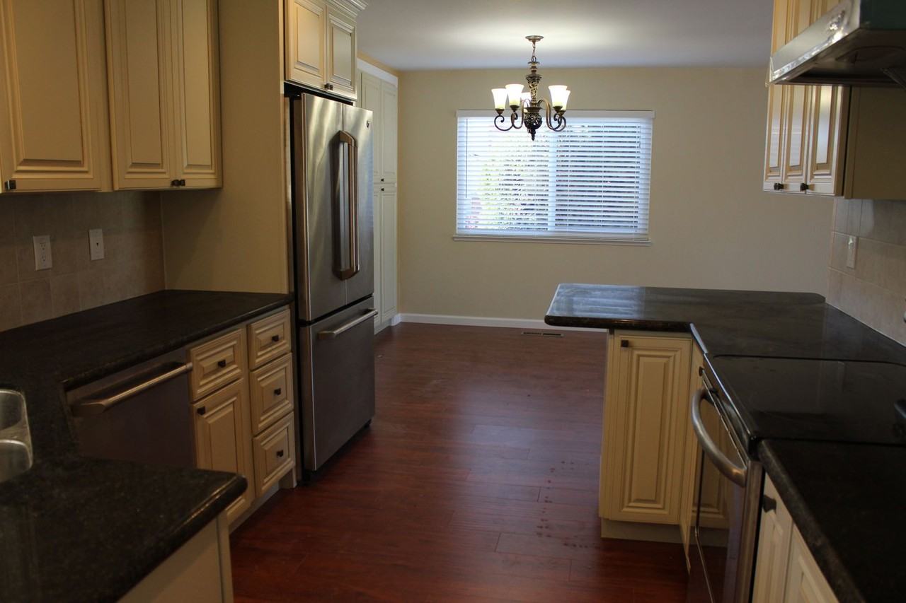 9460 Cherry Hills Lane - Photo 4 of 11