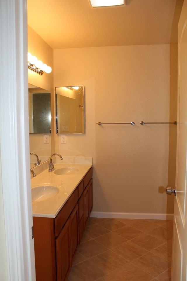 9460 Cherry Hills Lane - Photo 6 of 11