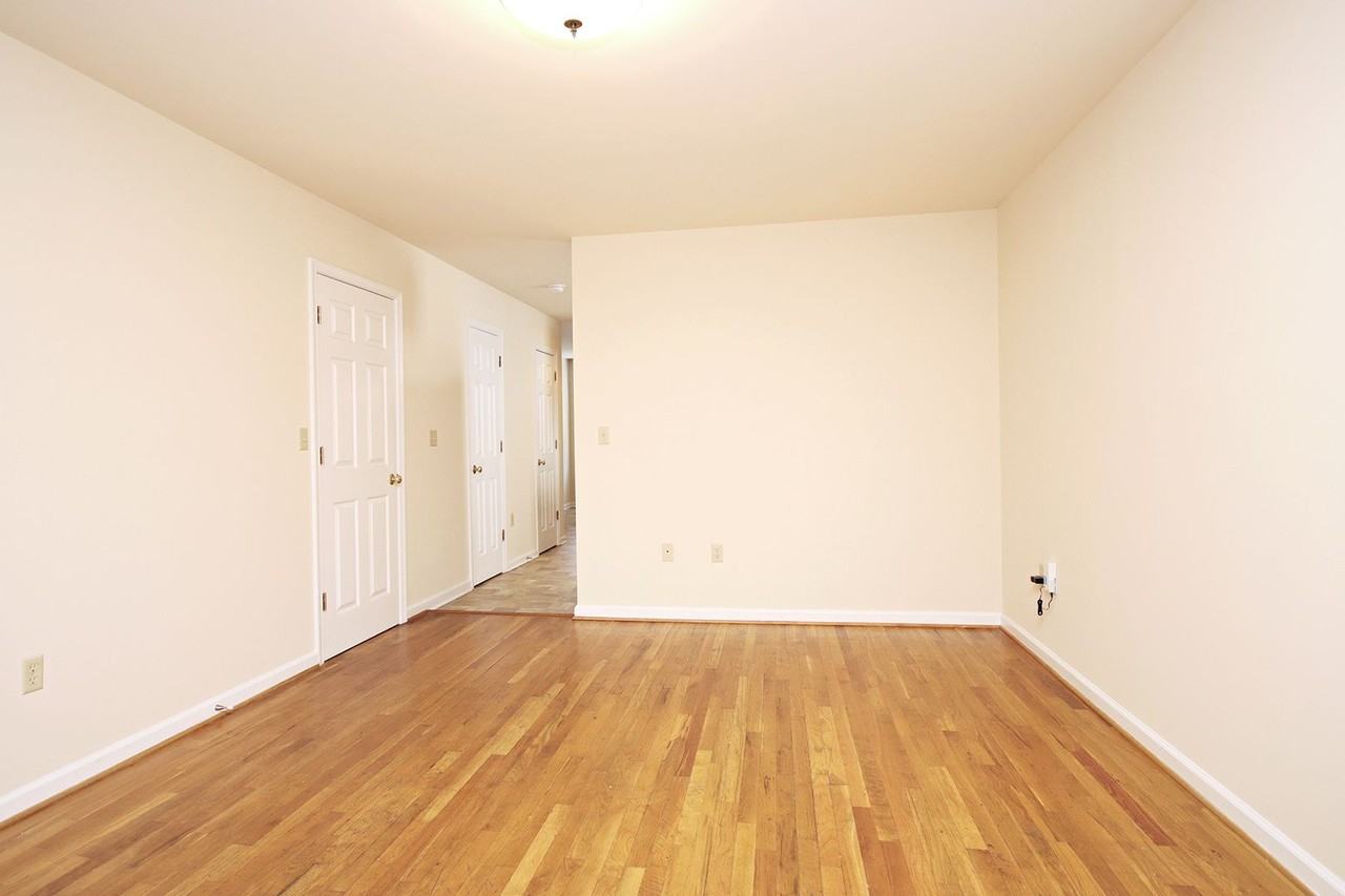 202 Stribling Ave #B - Photo 3 of 18