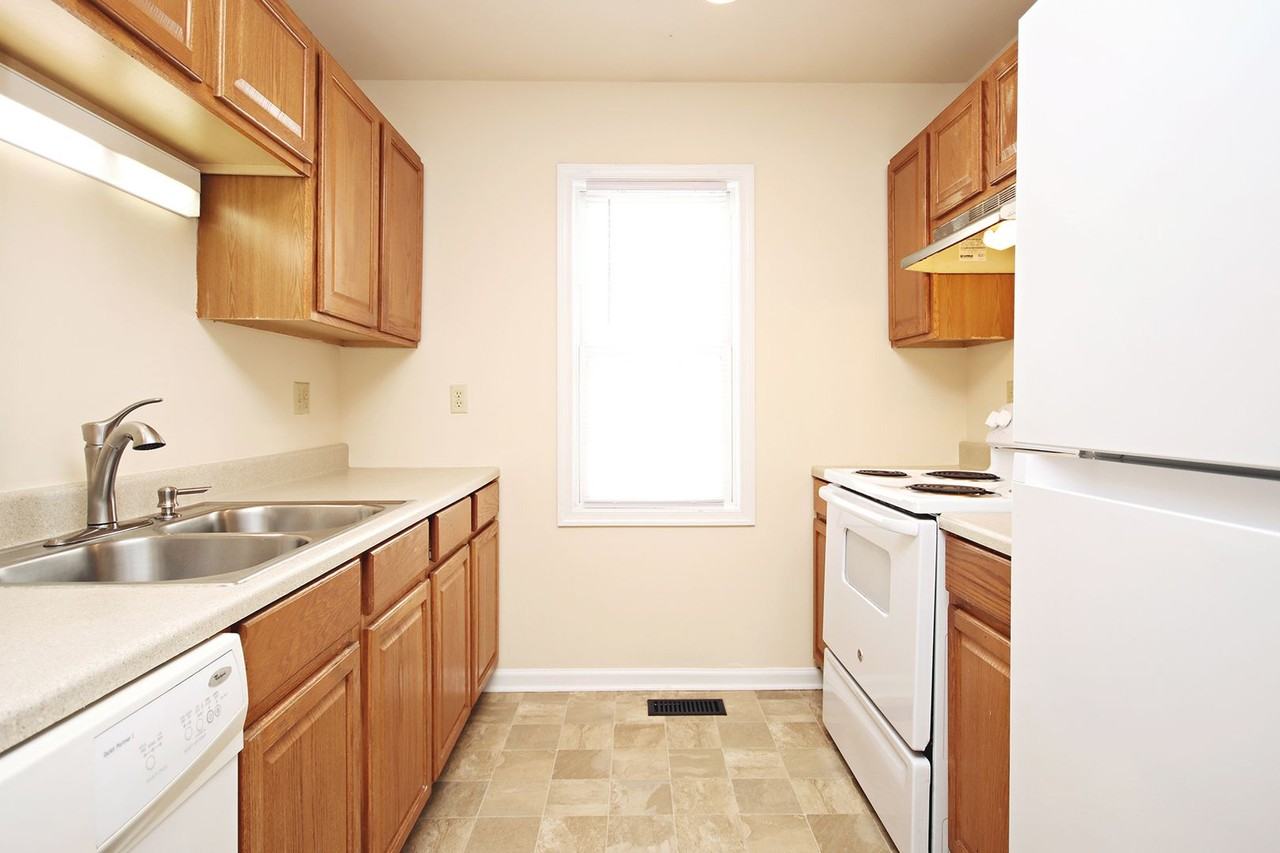 202 Stribling Ave #B - Photo 4 of 18