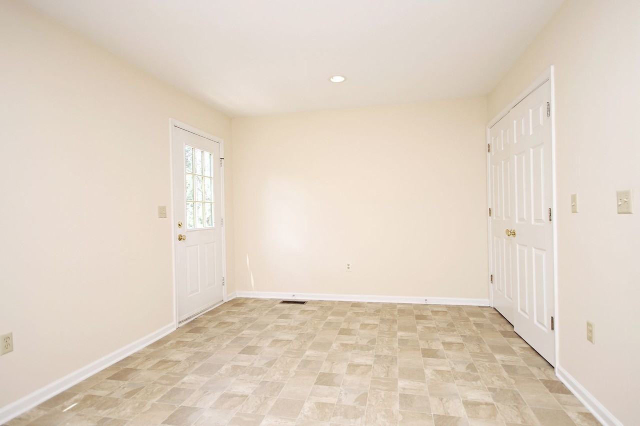 202 Stribling Ave #B - Photo 6 of 18