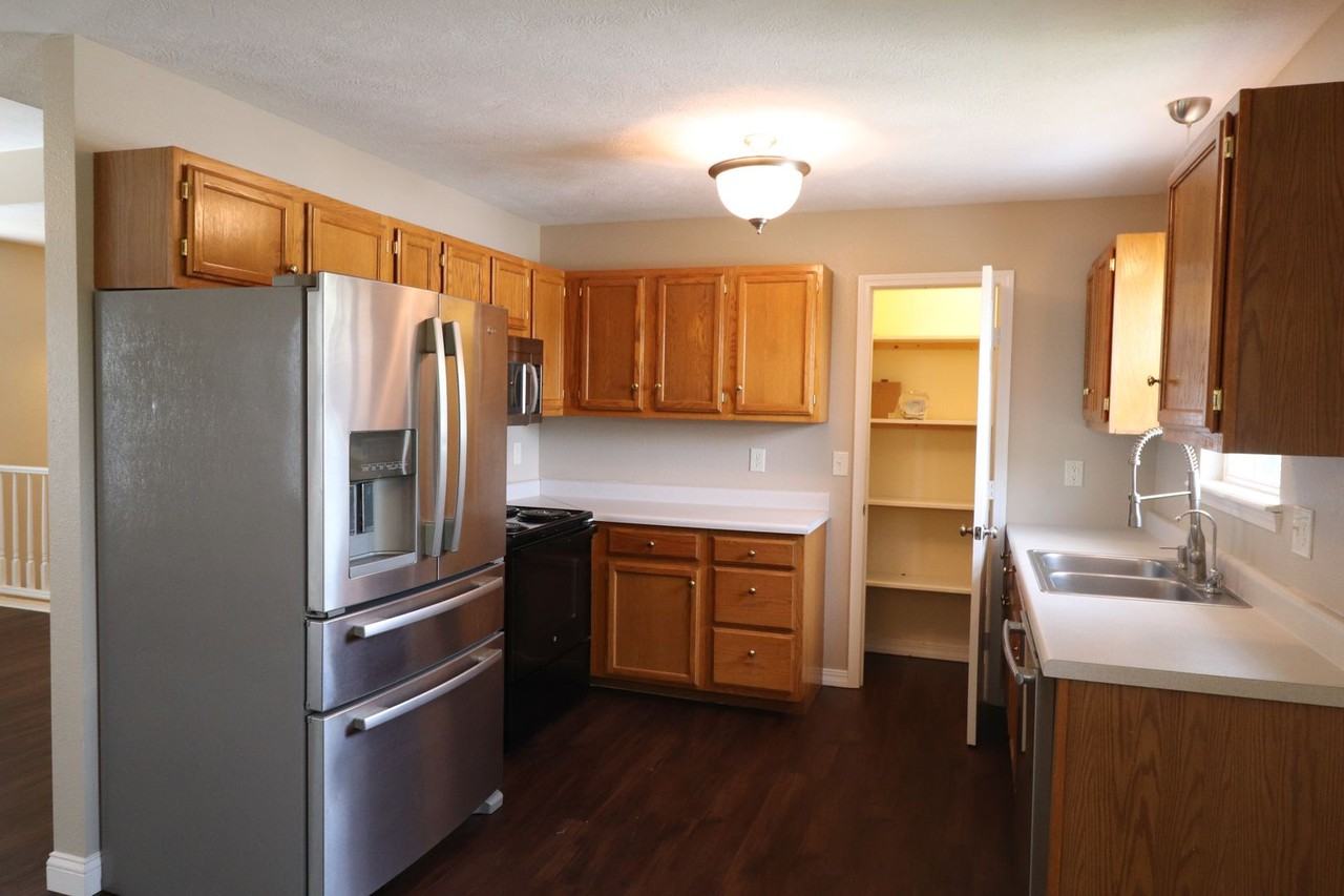 582 Clever Heights Ct - Photo 2 of 11