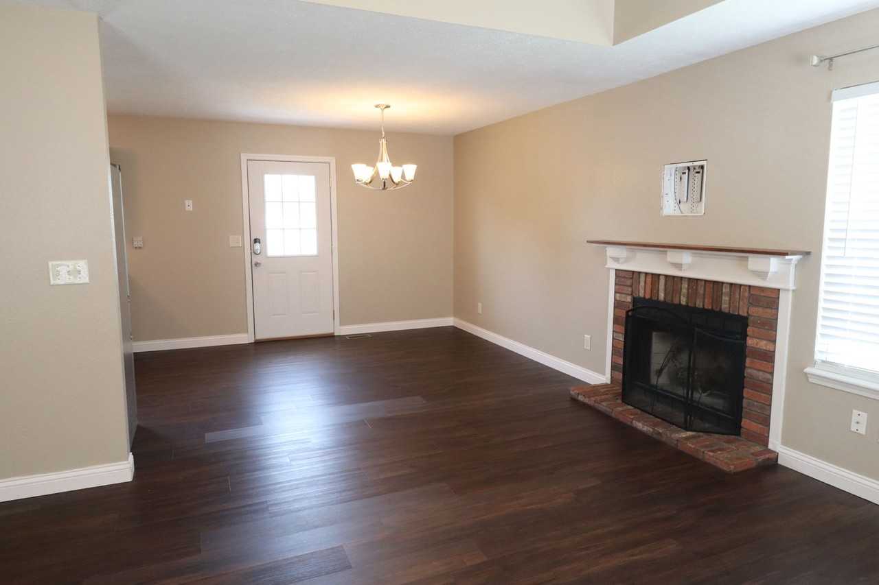 582 Clever Heights Ct - Photo 3 of 11