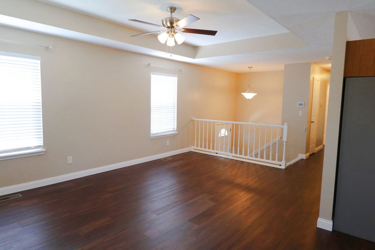 582 Clever Heights Ct - Photo 4 of 11