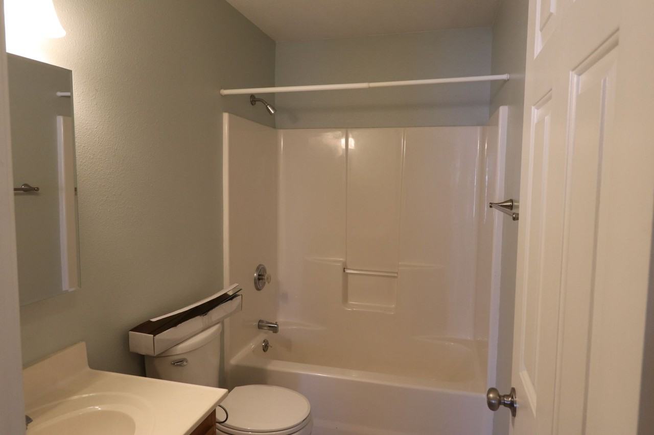 582 Clever Heights Ct - Photo 5 of 11