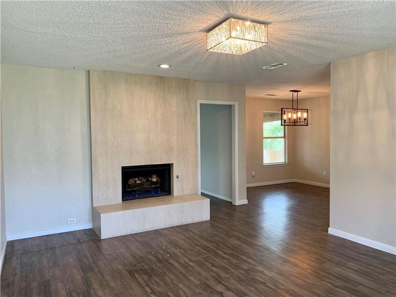 2406 Stirrup Dr - Photo 3 of 24