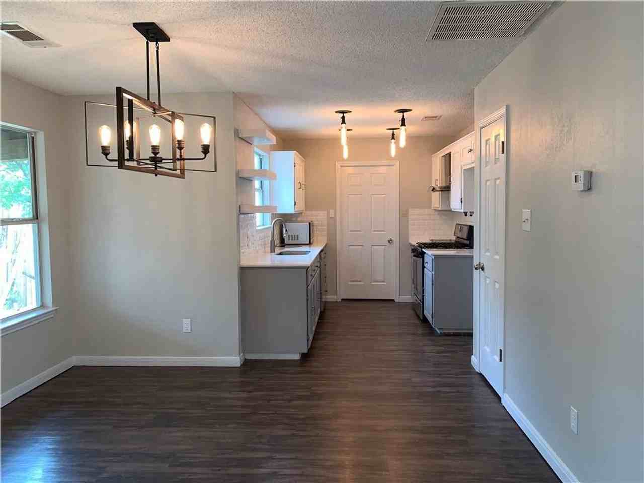 2406 Stirrup Dr - Photo 4 of 24