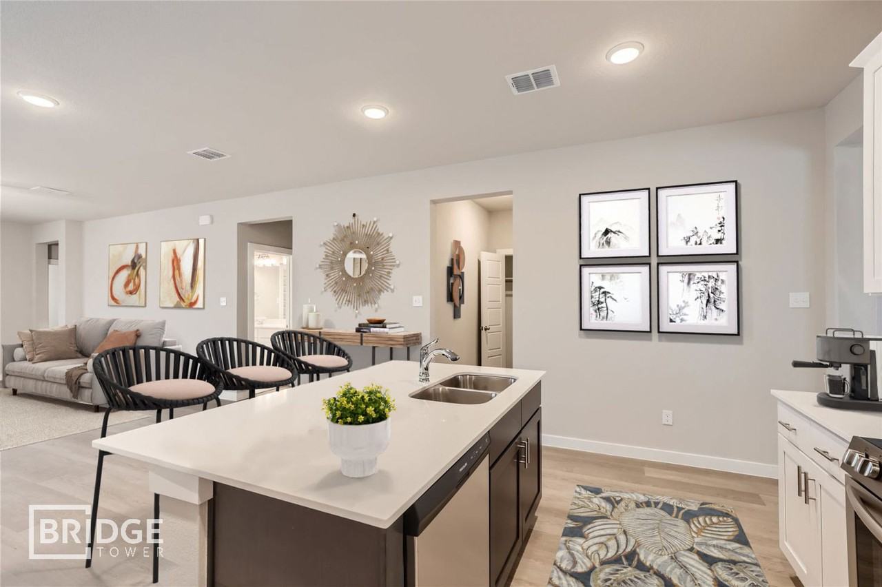 7506 Escarpment Dr - Photo 4 of 15