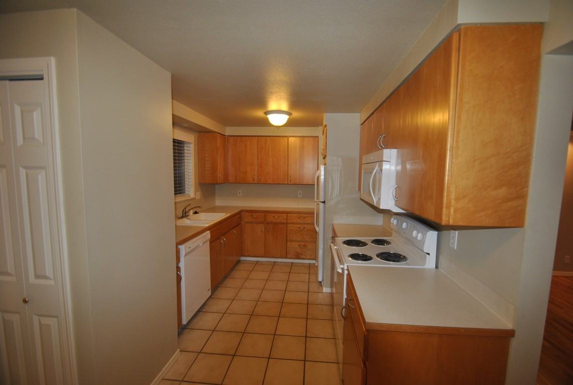 11611 SE 90th St - Photo 2 of 19