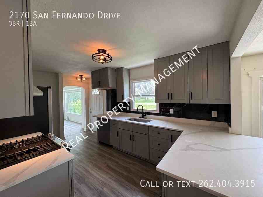 2170 San Fernando Dr - Photo 2 of 30