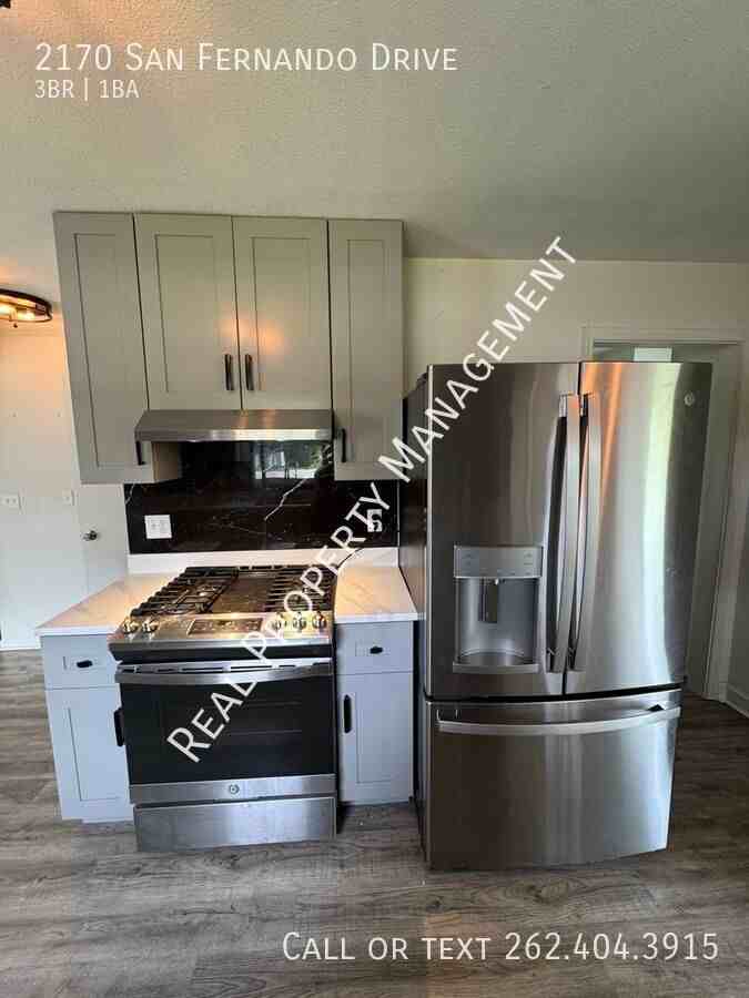 2170 San Fernando Dr - Photo 3 of 30