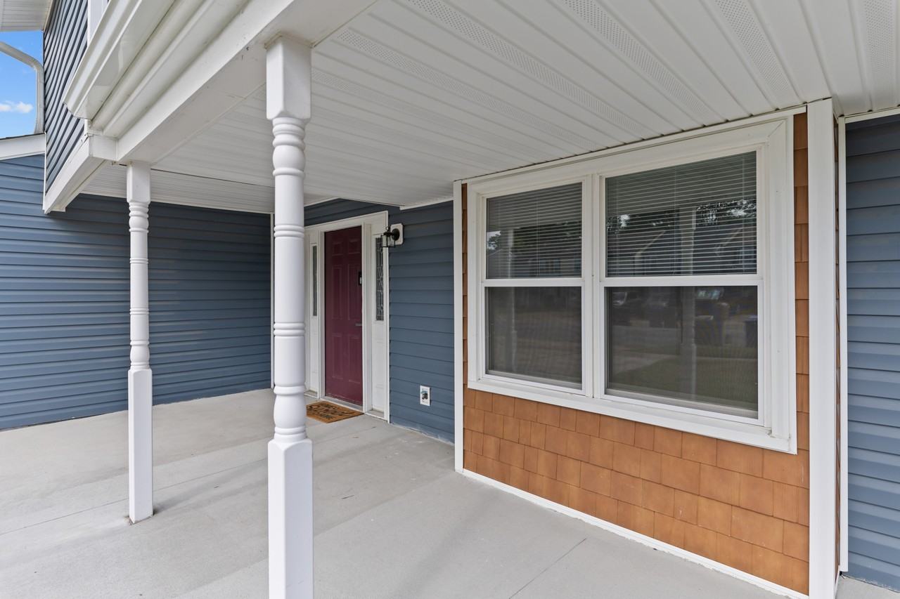 871 Riverbend Rd #NA - Photo 3 of 32
