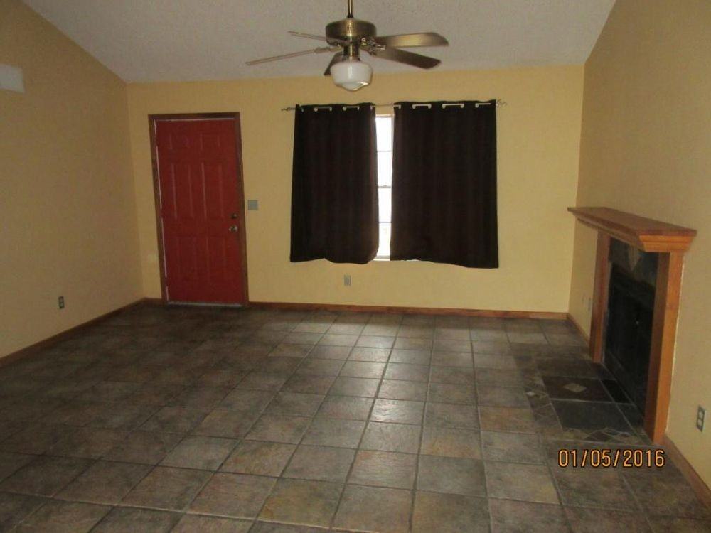 1530 E Stephens Dr - Photo 3 of 10