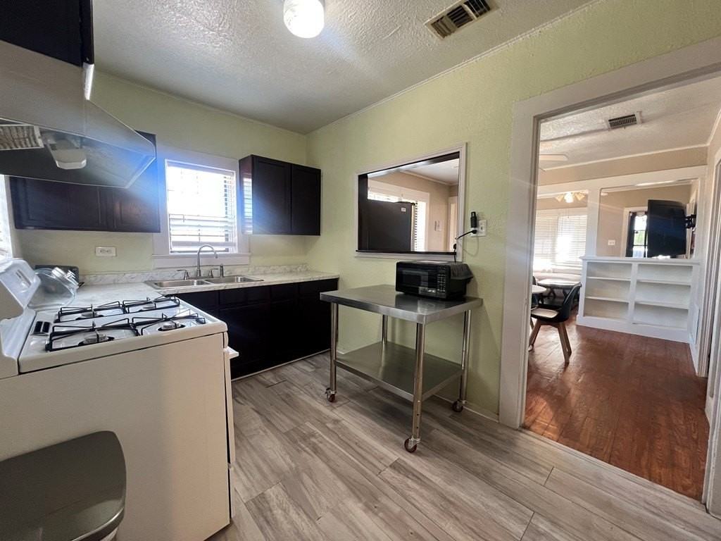 274 S Ceylon St - Photo 6 of 19