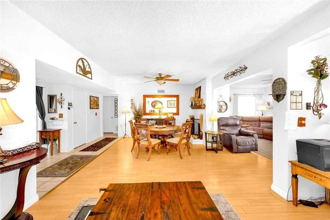 310 S Beachy Pl - Photo 4 of 17