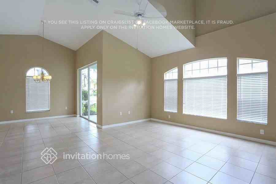 11443 Short Ct - Photo 3 of 17