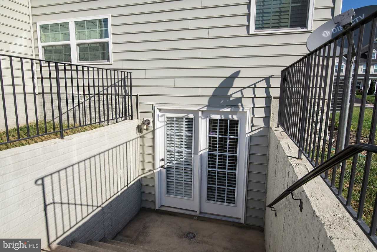 12908 Hoadly Manor Dr - Photo 3 of 18