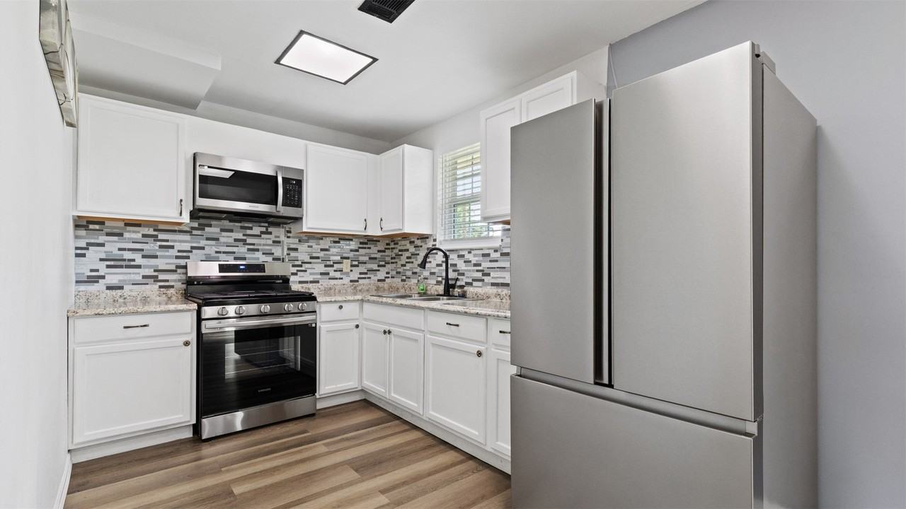 12402 River Trail Dr - Photo 6 of 13