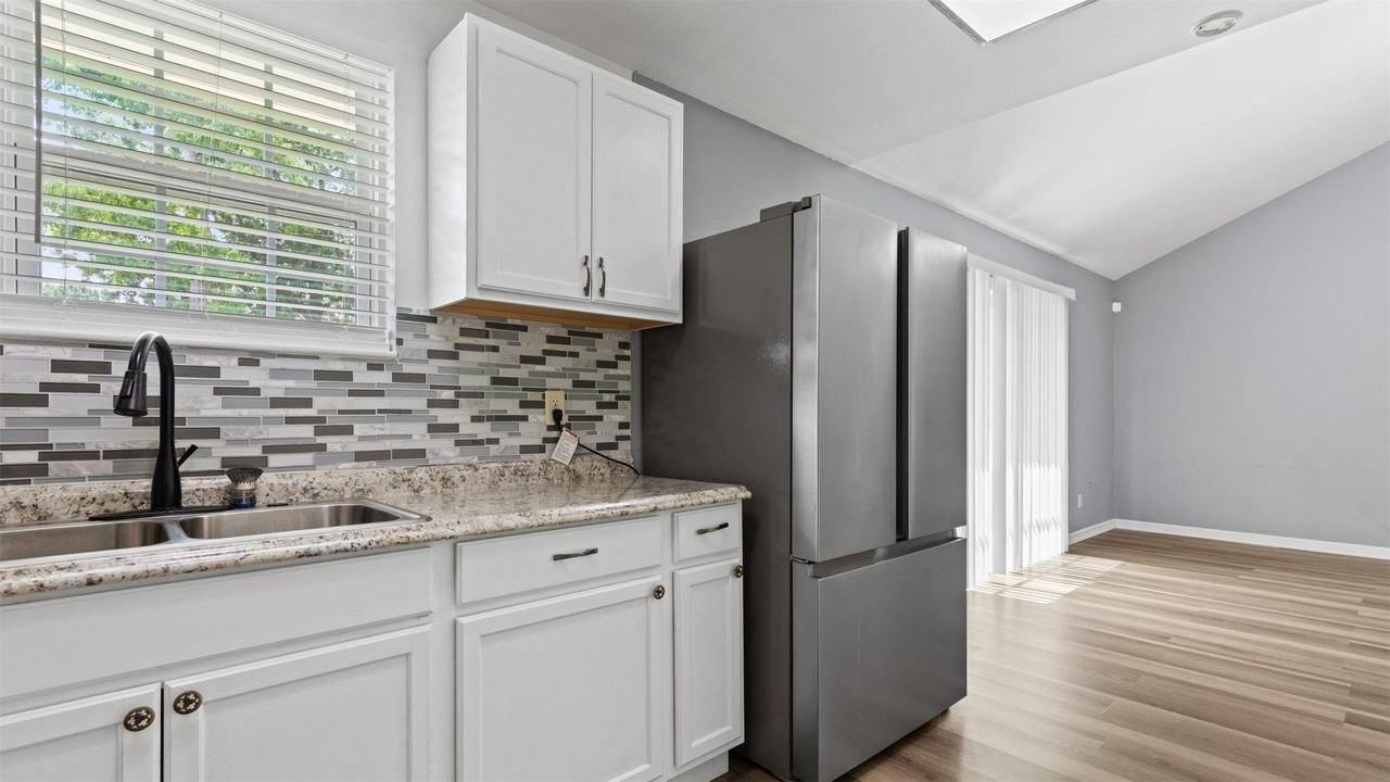 12402 River Trail Dr - Photo 7 of 13