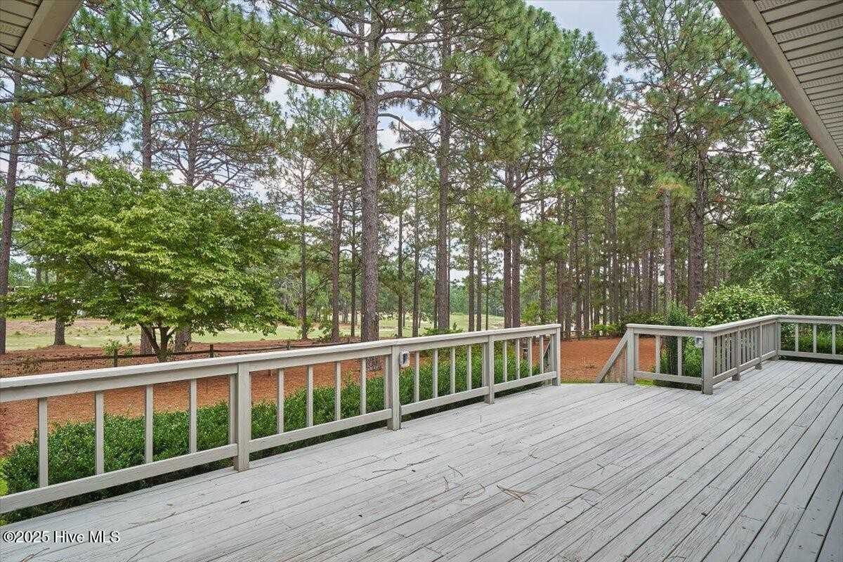 11 Cardinal Dr - Photo 3 of 50