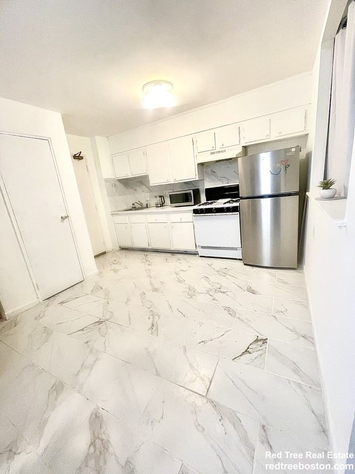 195 Independence Ave #111 - Photo 2 of 17