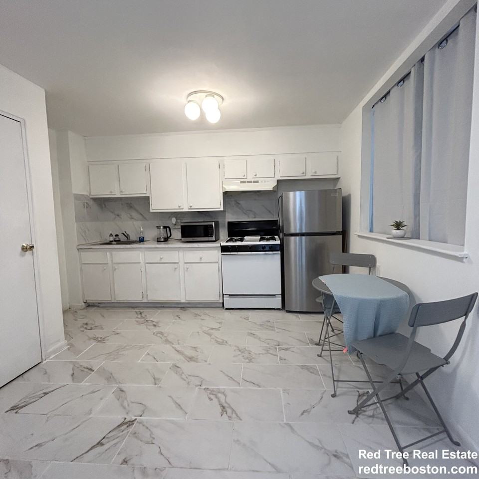 195 Independence Ave #111 - Photo 3 of 17