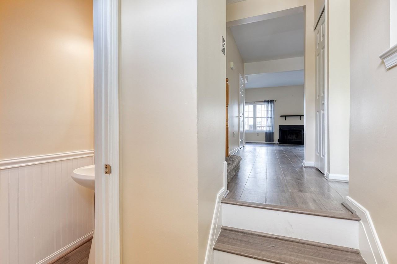 7804 Creek Shore Way - Photo 2 of 26