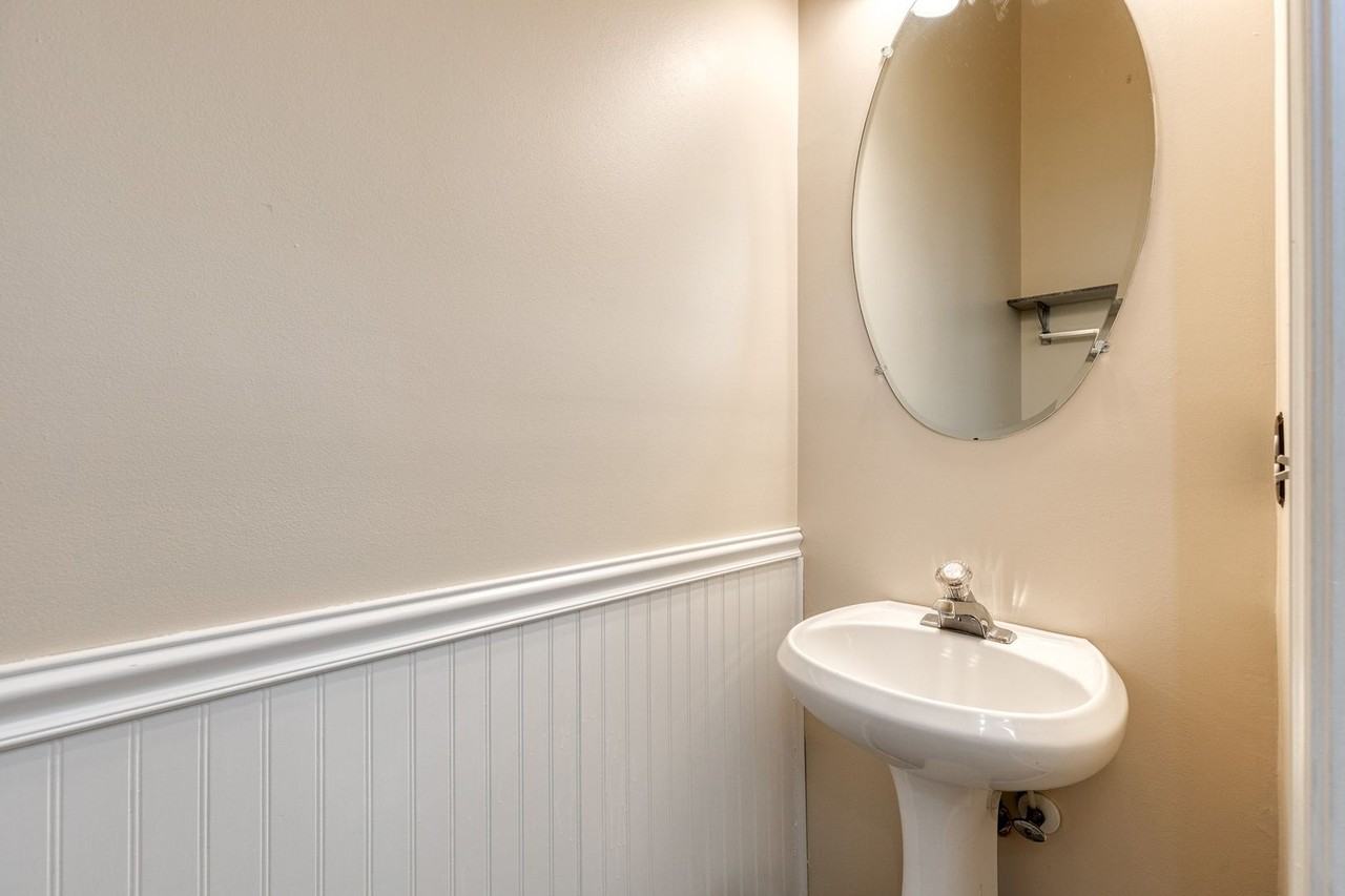 7804 Creek Shore Way - Photo 3 of 26