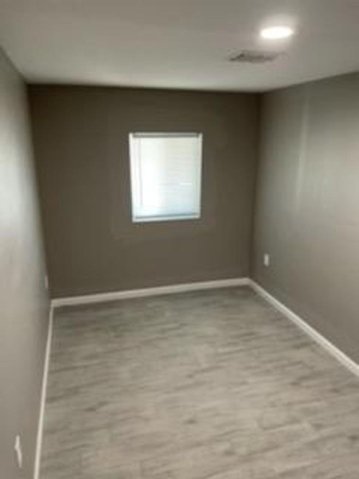 3216 W Madison St #1 - Photo 4 of 7