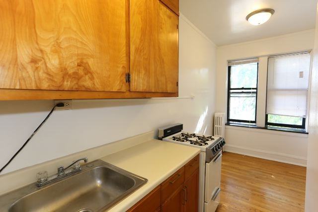 4631 N Paulina St #303 - Photo 4 of 15