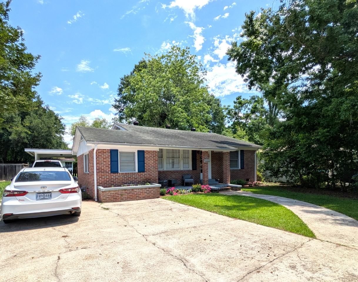 303 7th Ave - Photo 2 of 36