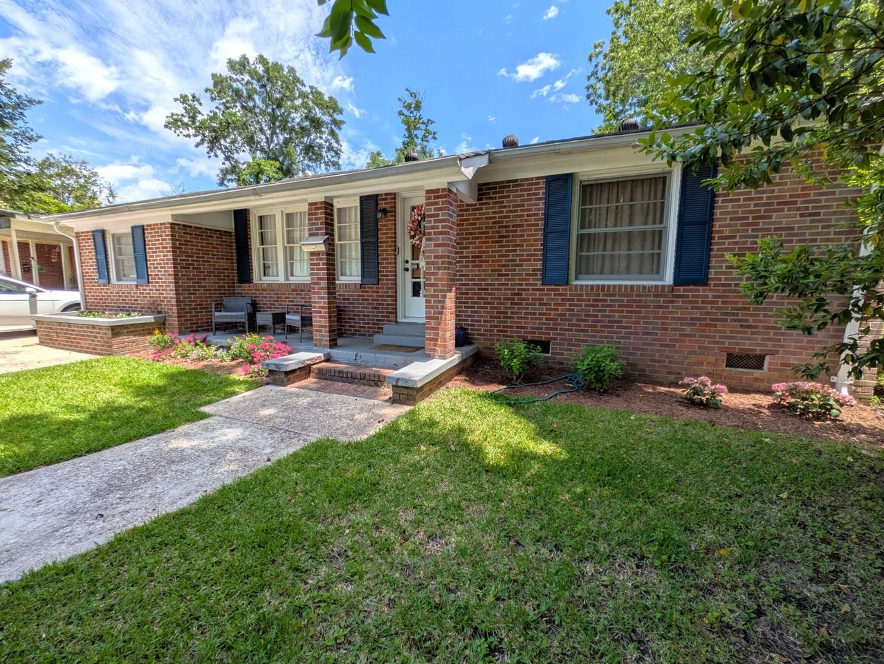 303 7th Ave - Photo 3 of 36