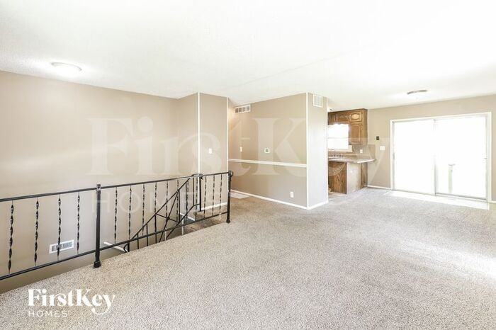 805 N Powahatan Dr - Photo 2 of 7