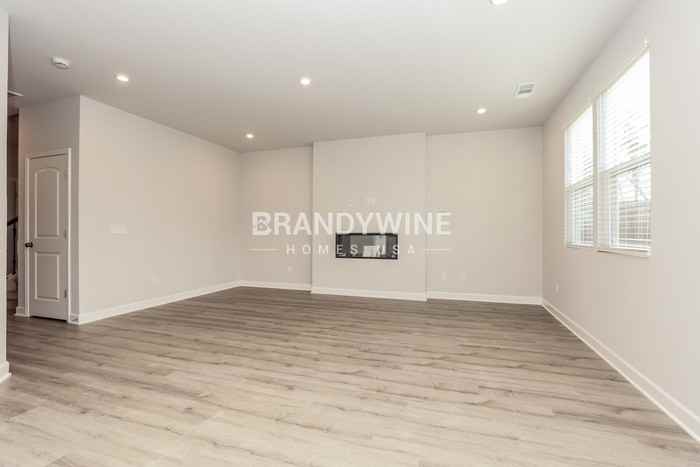 329 Dearborn Station Drive - Photo 2 of 19