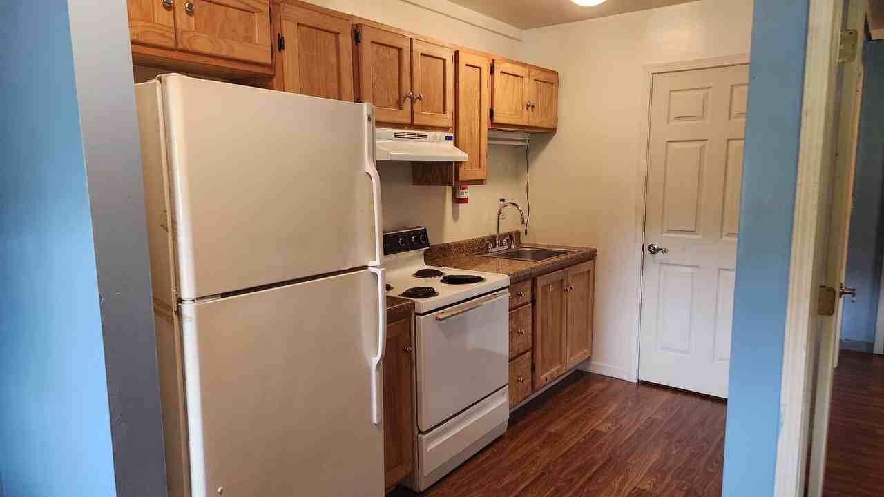 408 Lewis Road - Photo 5 of 15