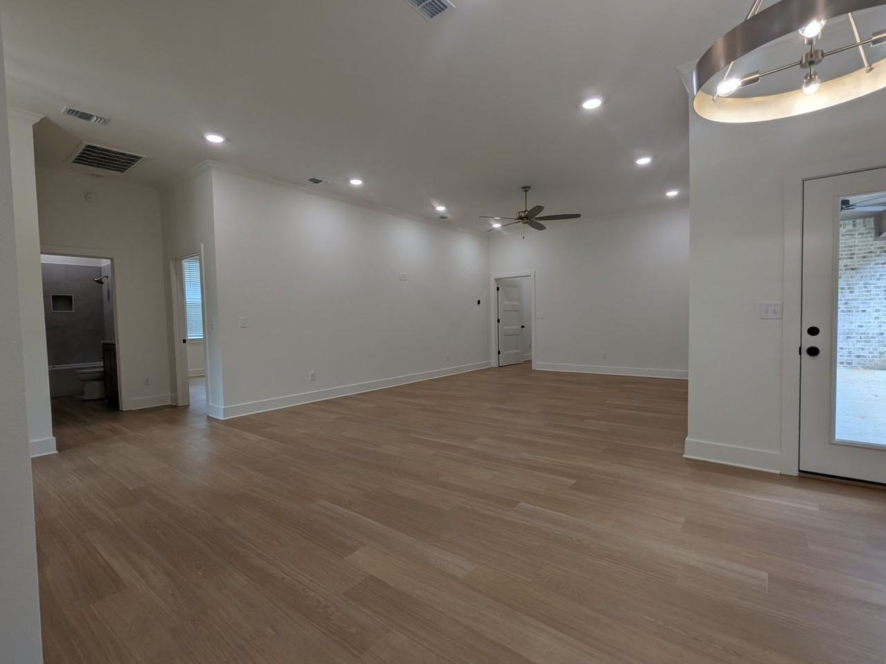 1A Fernwood Dr - Photo 2 of 18