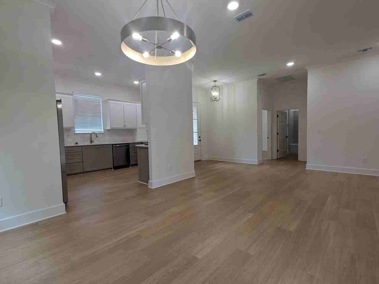 1A Fernwood Dr - Photo 4 of 18