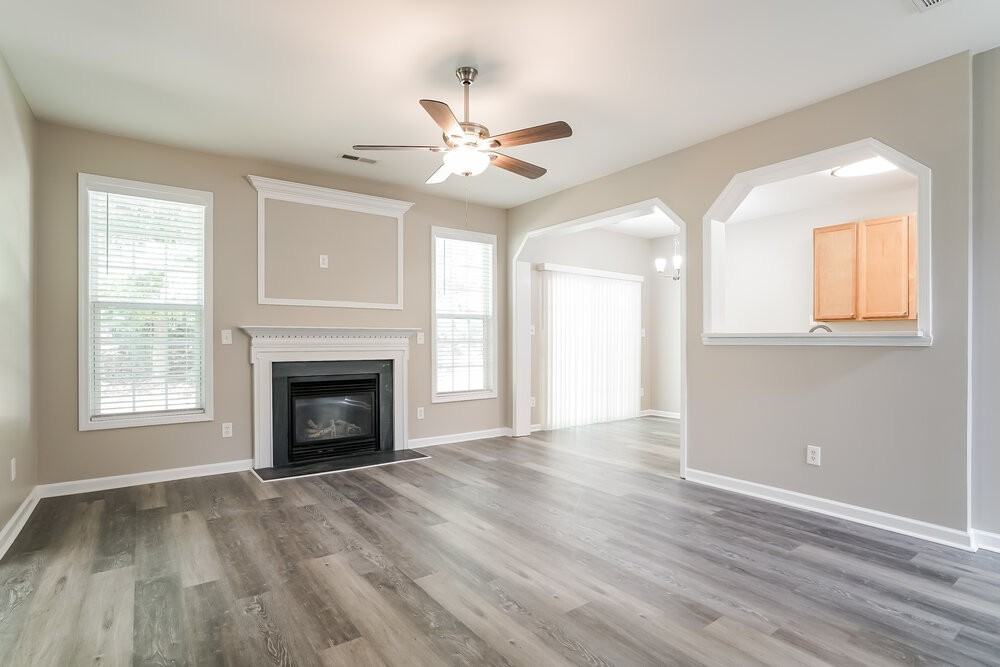 8137 Marshall Brae Dr - Photo 4 of 17