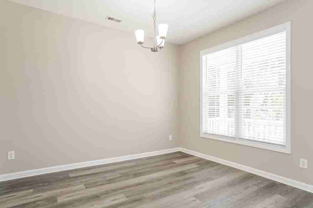 8137 Marshall Brae Dr - Photo 6 of 17
