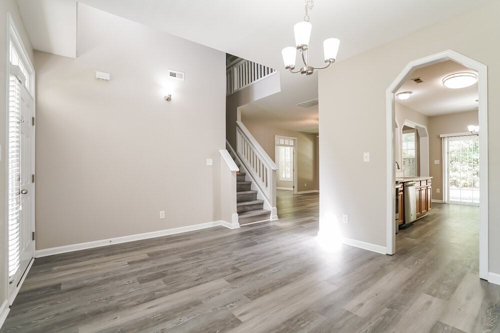 8137 Marshall Brae Dr - Photo 7 of 17