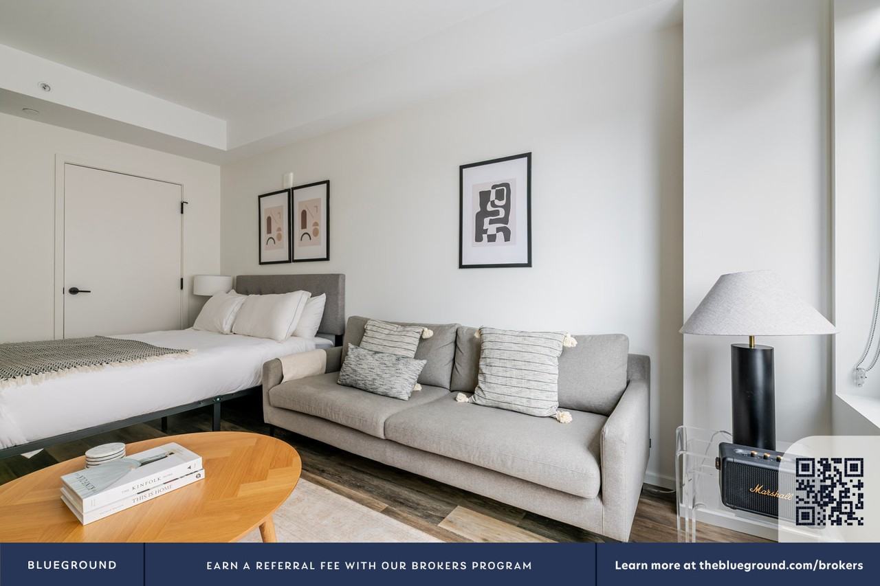 345 Harrison Avenue - Photo 4 of 34