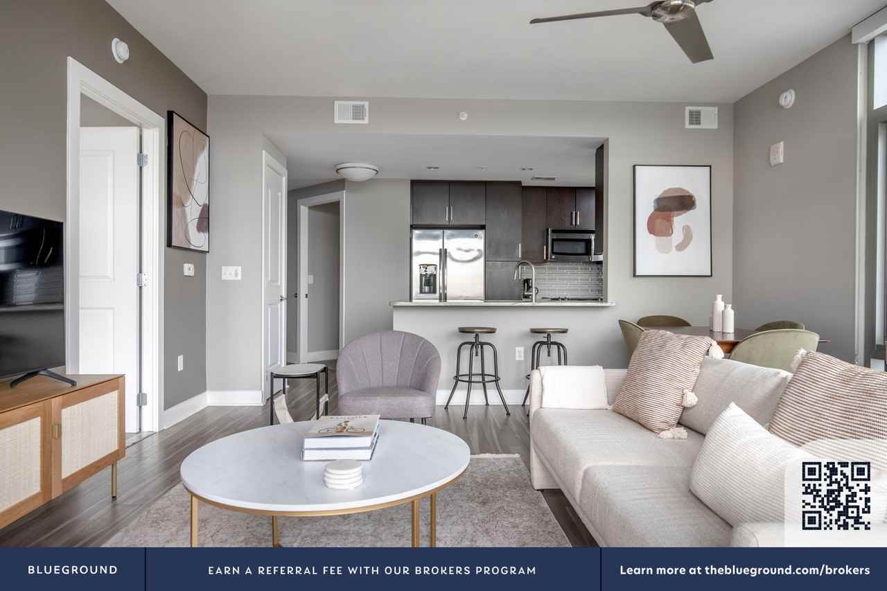 4800 Auburn Avenue - Photo 4 of 49