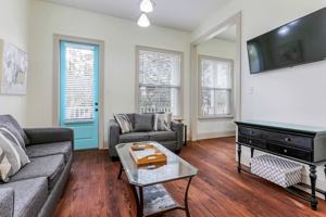 featured image of 2209 Louisiana Ave