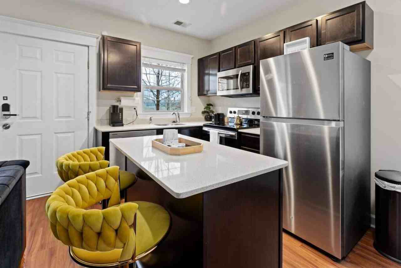 692 E Ferry St #1228593P - Photo 5 of 21