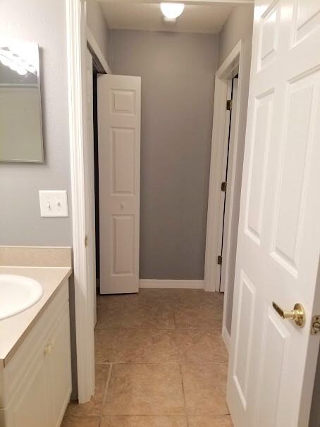 411 Australian Way - Photo 2 of 6