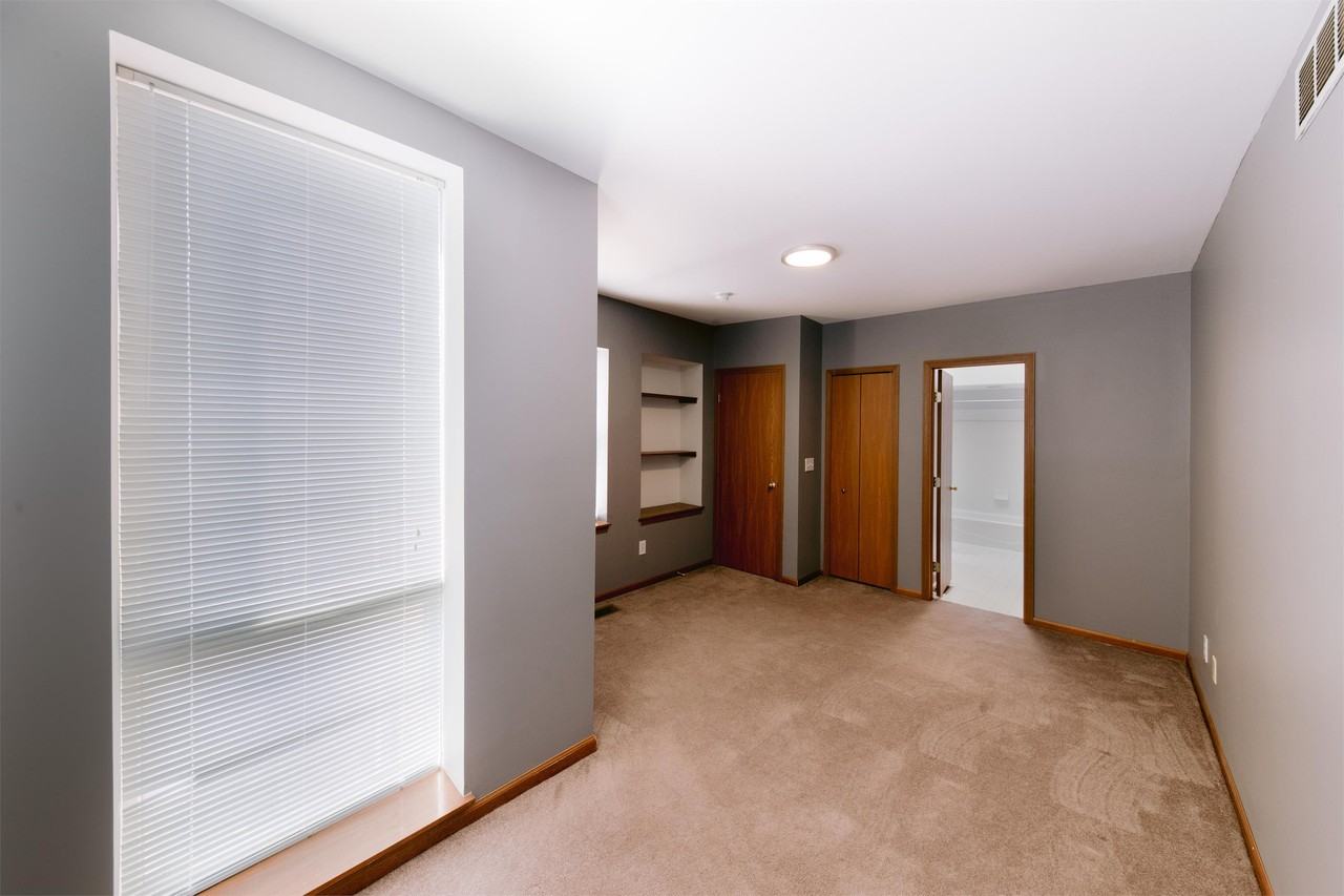 252 S Washington Ave - Photo 3 of 50